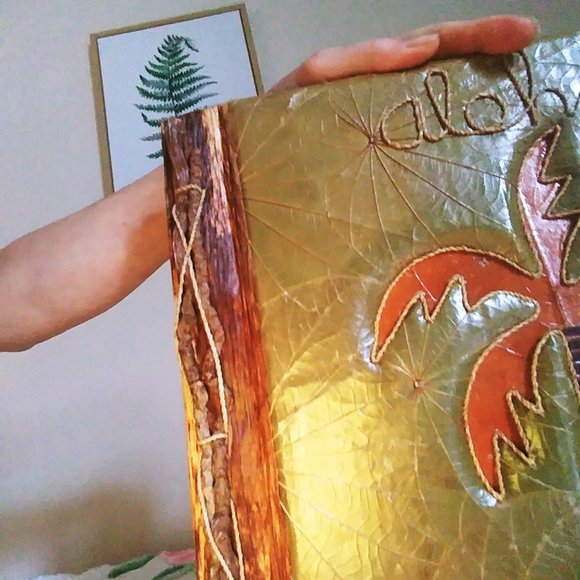 Vintage Handcrafted Banana Leaf 'MAUI' scrapbooking Album - Picture 3 of 6